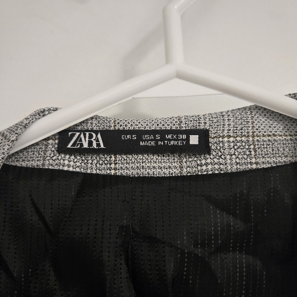 Zara Black and White Checkered Vest - Picture 2 of 2